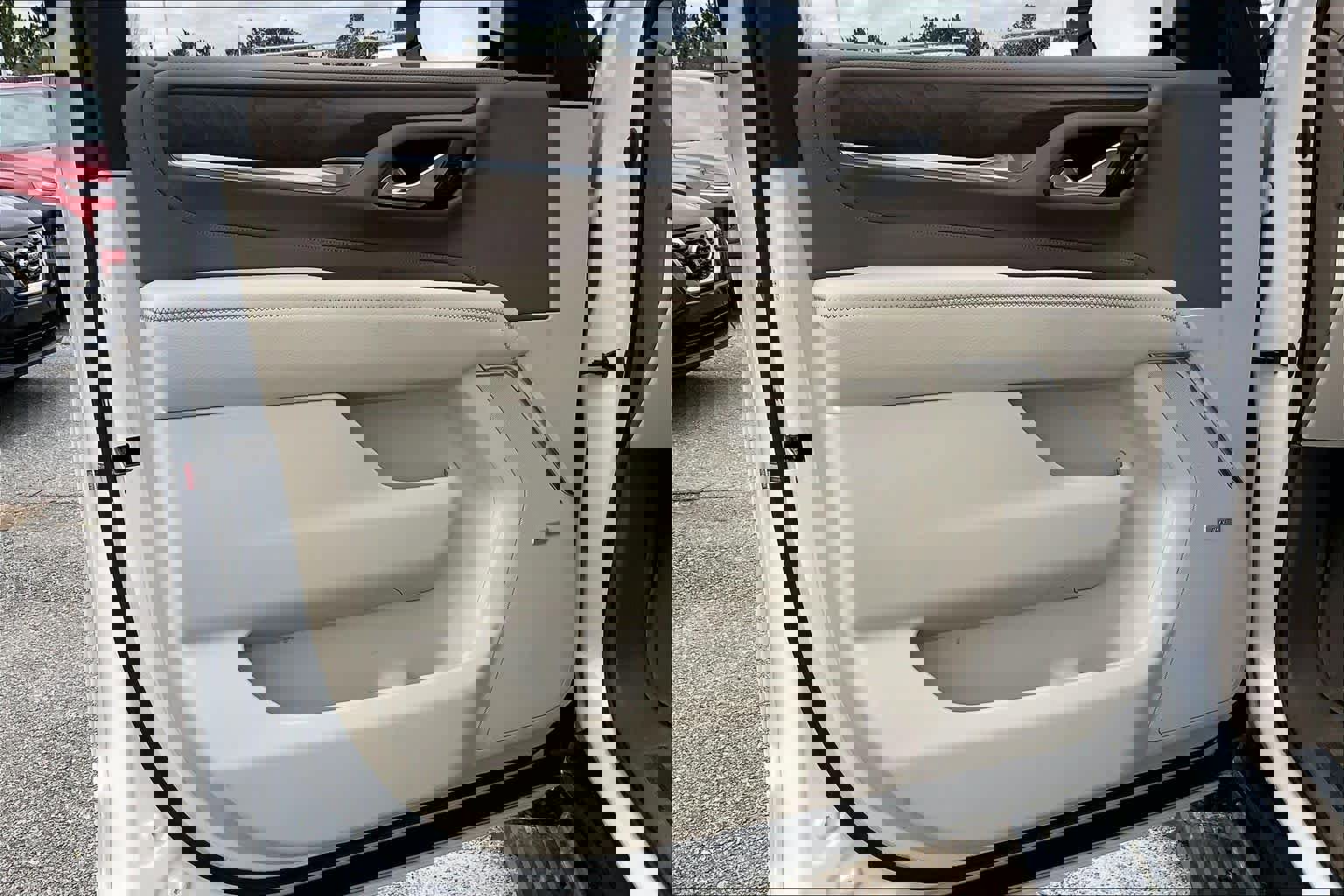 Used 2021 GMC Yukon Denali w/ Denali Premium Package image 22