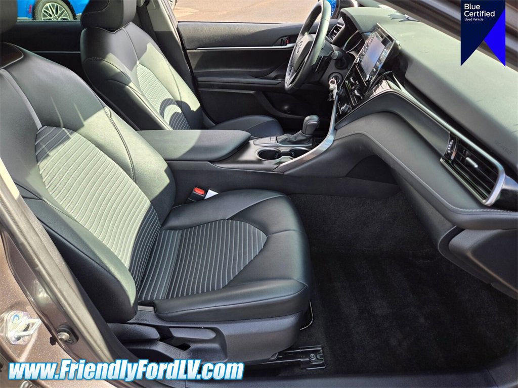 Used 2023 Toyota Camry SE image 16