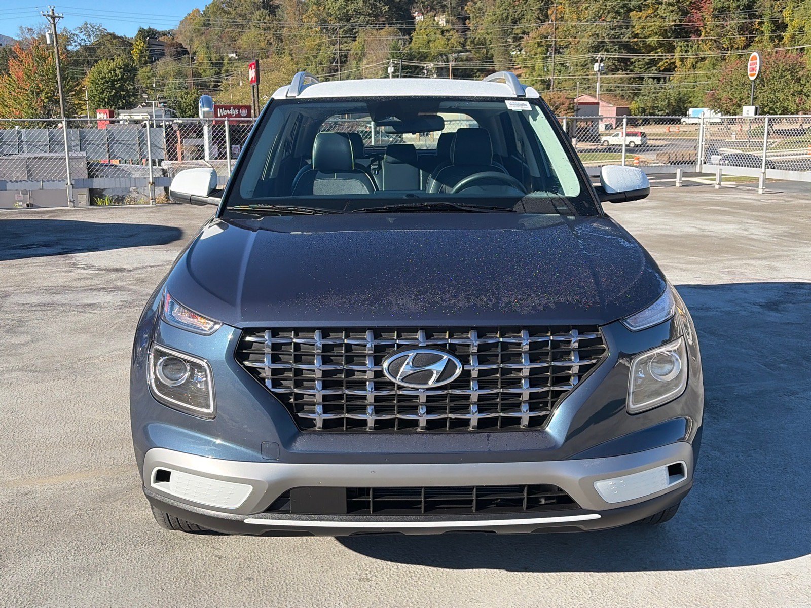 Used 2025 Hyundai Venue Limited FWD image 5
