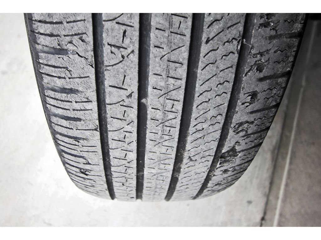 Certified 2022 Ford Explorer XLT w/ Equipment Group 202A image 31