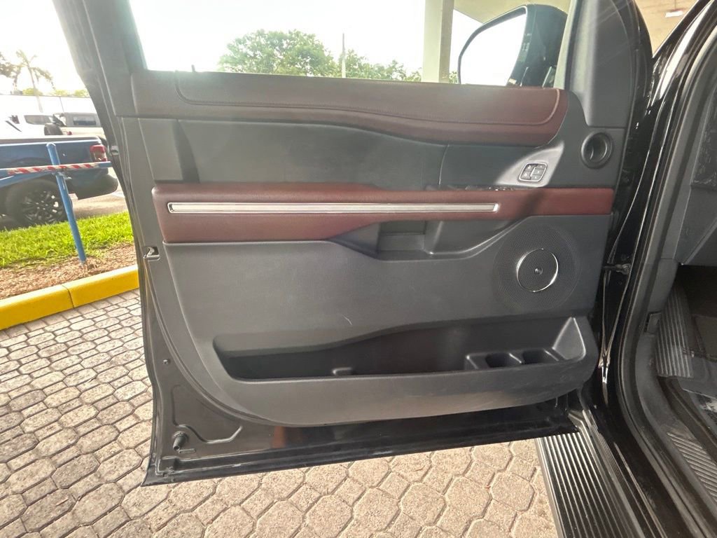 Certified 2024 Ford Expedition Limited image 36