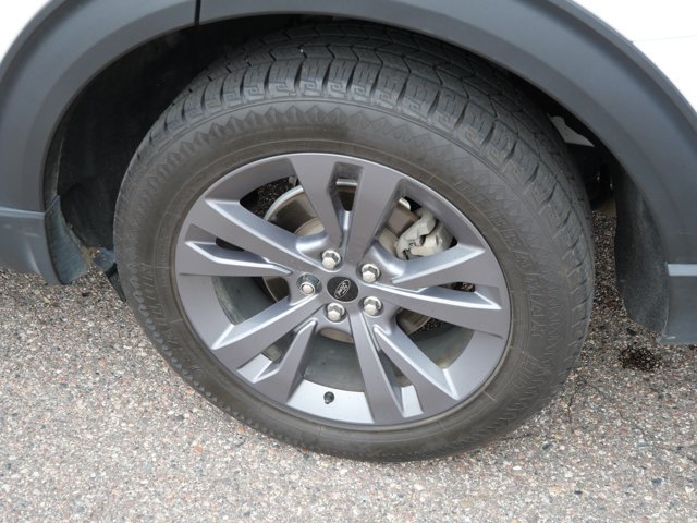Certified 2023 Ford Explorer XLT w/ Equipment Group 202A AWD/4WD image 8