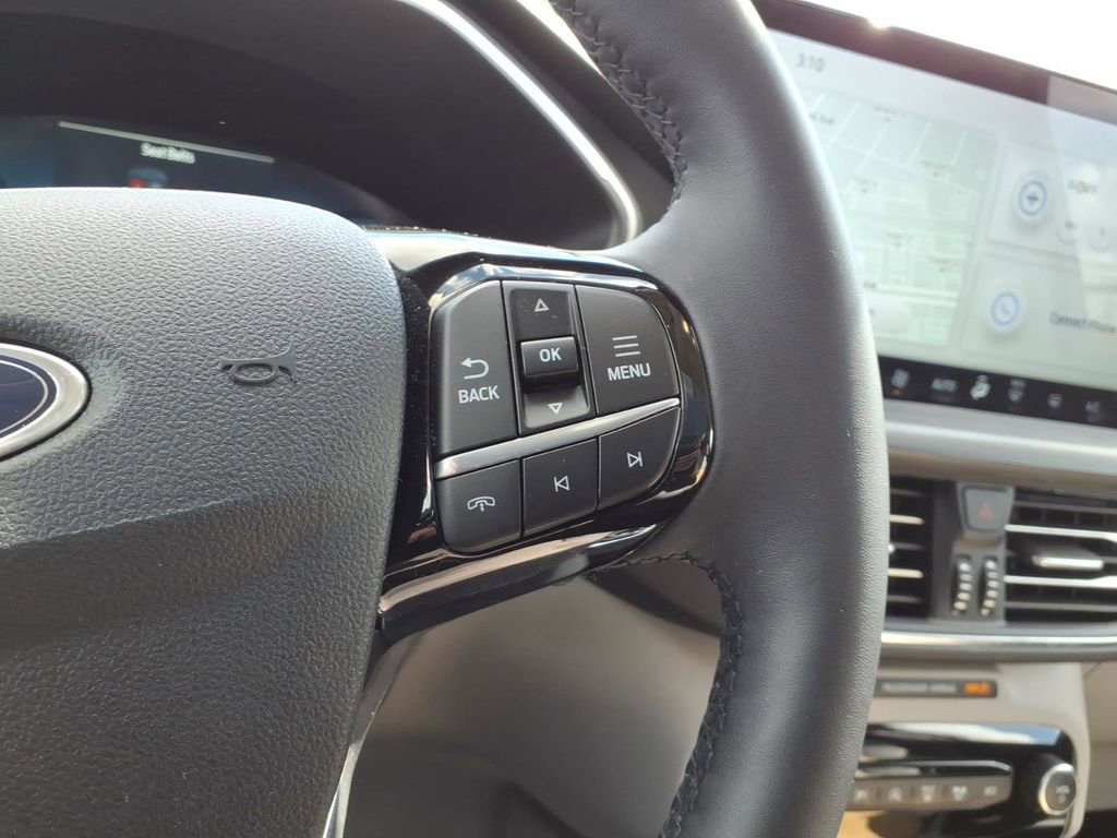 Certified 2024 Ford Escape Platinum image 18