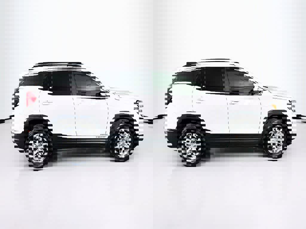 Used 2022 GMC Terrain SLE w/ Driver Convenience Package image 6