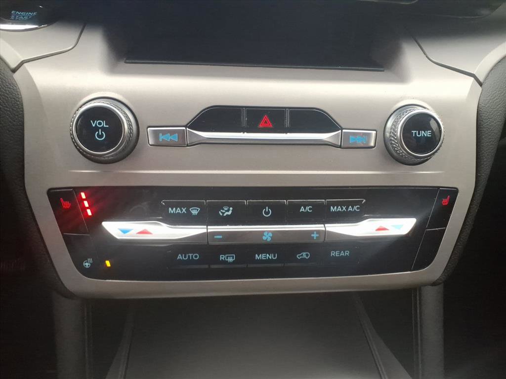 Certified 2022 Ford Explorer XLT w/ Equipment Group 202A image 19