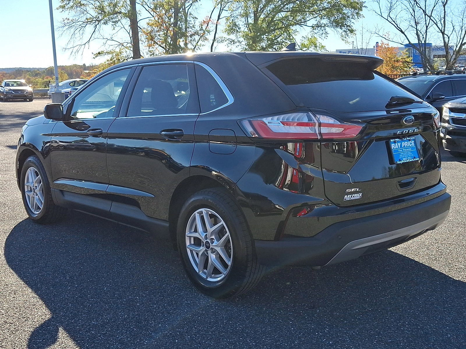 Certified 2022 Ford Edge SEL w/ Convenience Package image 2