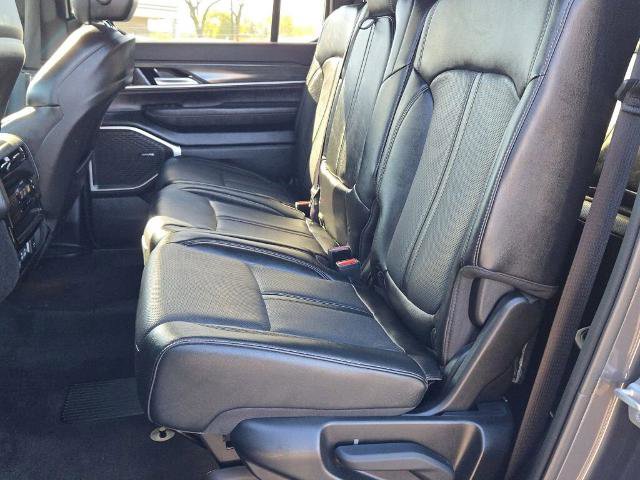 Used 2023 Jeep Wagoneer L Series III w/ Preferred Equipment Group image 20