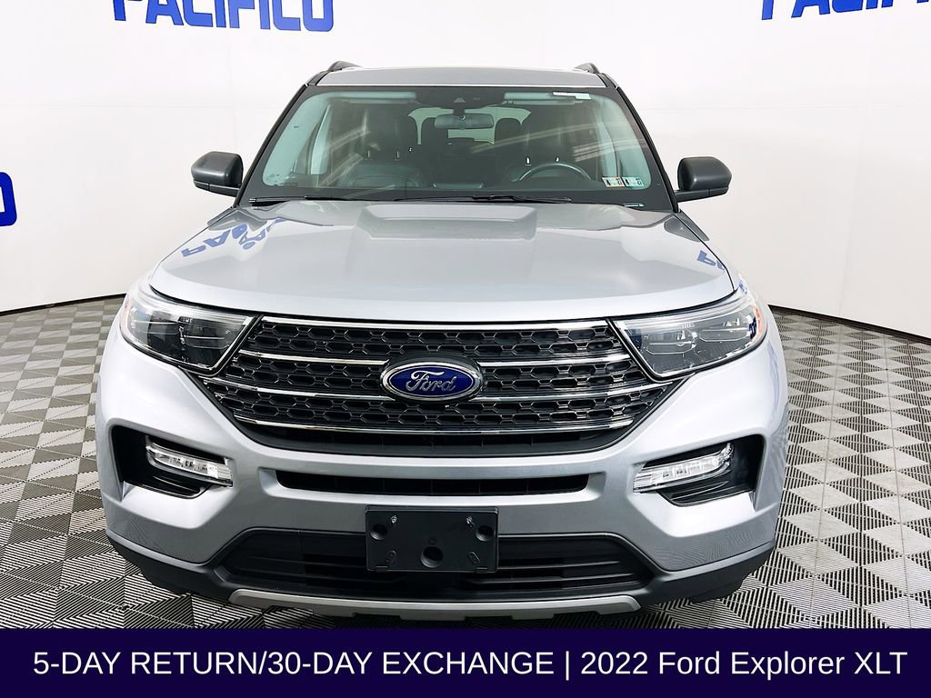 Certified 2022 Ford Explorer XLT w/ Equipment Group 202A AWD/4WD image 3