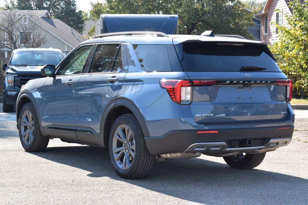 Certified 2026 Ford Explorer Active w/ Active Comfort Package AWD/4WD image 5