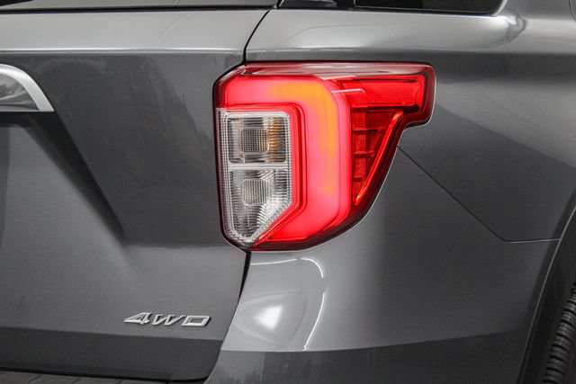 Certified 2023 Ford Explorer Platinum w/ Technology Package AWD/4WD image 9
