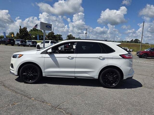 Certified 2022 Ford Edge ST-Line AWD/4WD image 4