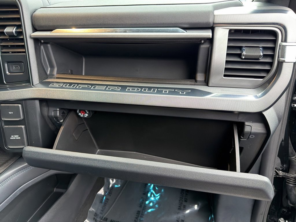 Certified 2025 Ford F350 Platinum AWD/4WD image 16