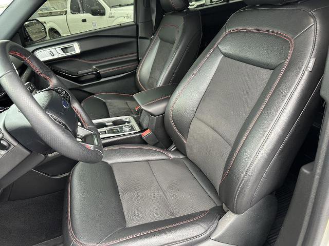 Certified 2024 Ford Explorer ST-Line w/ Class IV Trailer Tow Package image 15