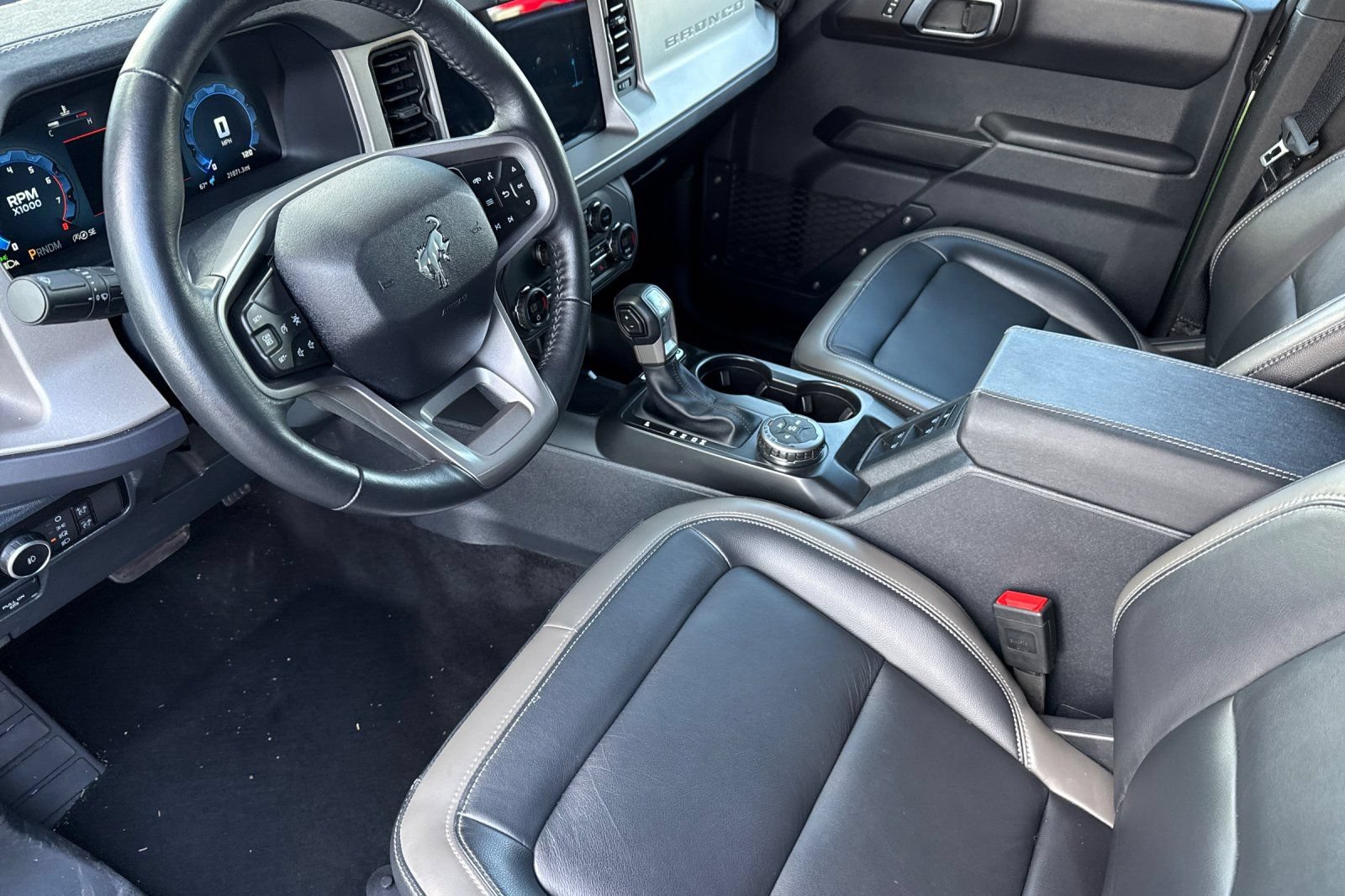 Certified 2025 Ford Bronco Outer Banks AWD/4WD image 12
