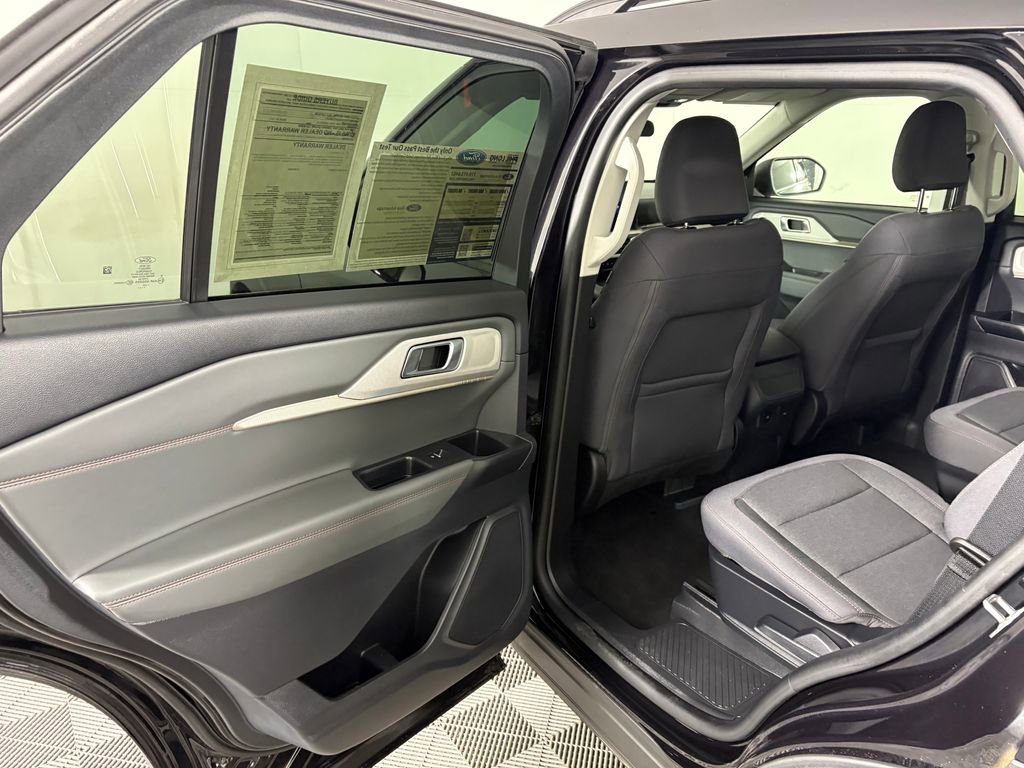 Certified 2025 Ford Explorer Active AWD/4WD image 28