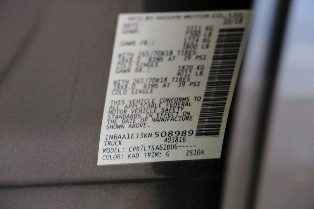 Used 2019 Nissan Titan SV AWD/4WD image 33