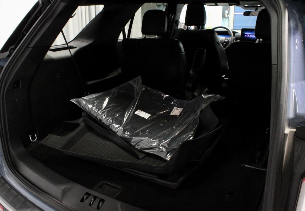Certified 2025 Ford Explorer ST-Line AWD/4WD image 16