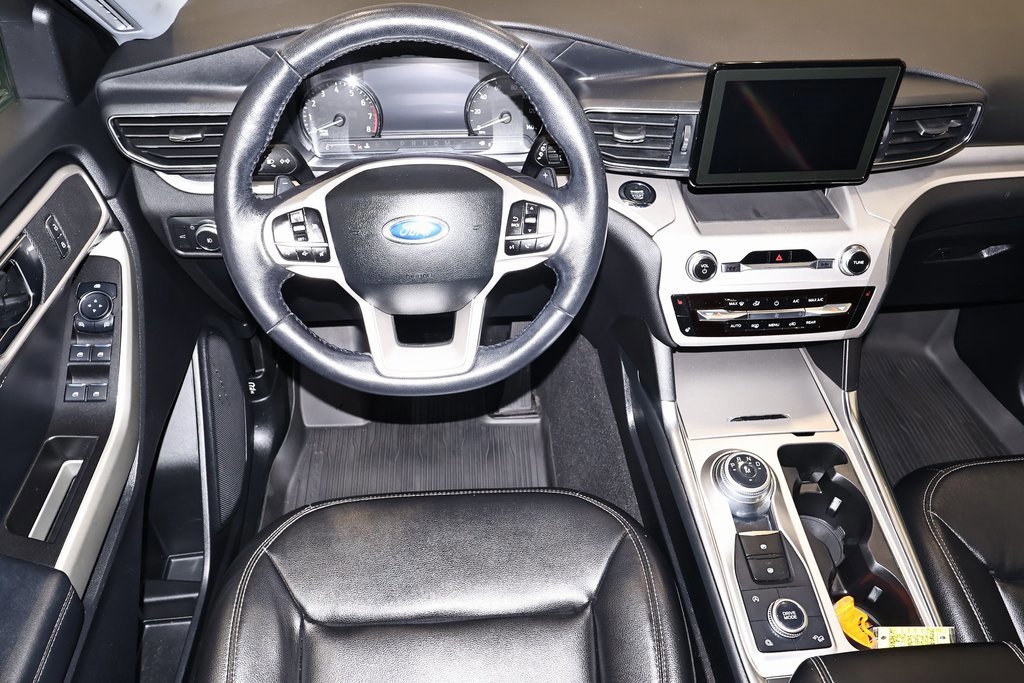 Certified 2020 Ford Explorer XLT w/ Equipment Group 202A image 28