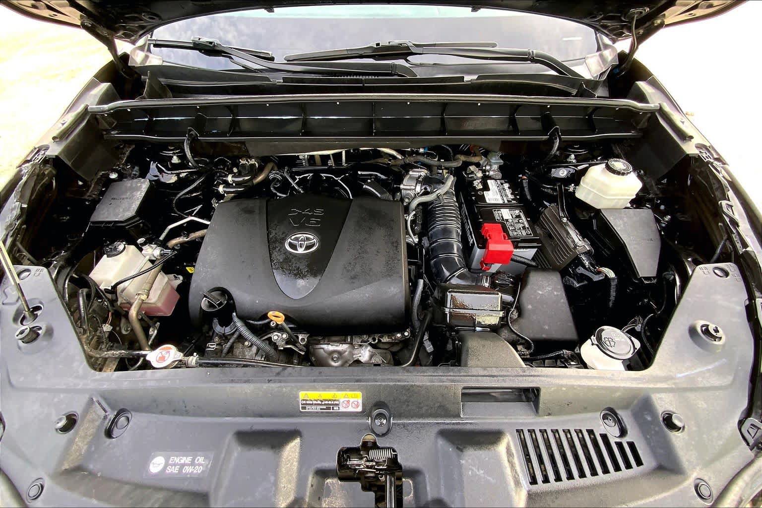 Used 2022 Toyota Highlander XLE AWD/4WD image 29