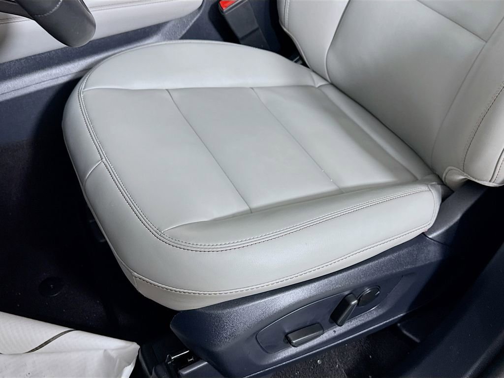 Certified 2025 Ford Explorer Active w/ Active Comfort Package image 22