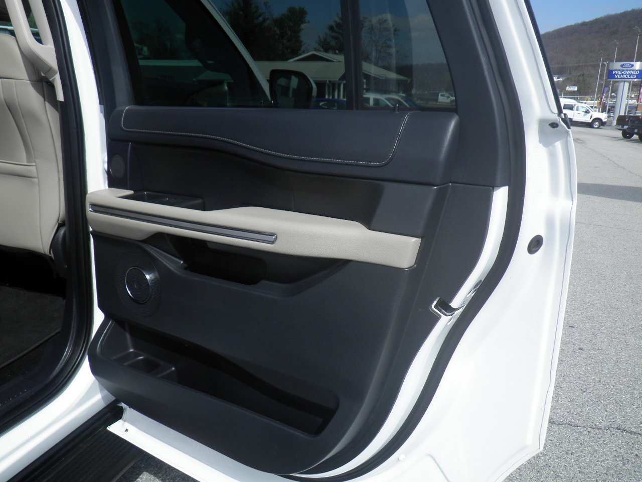 Certified 2024 Ford Expedition Max Limited image 25