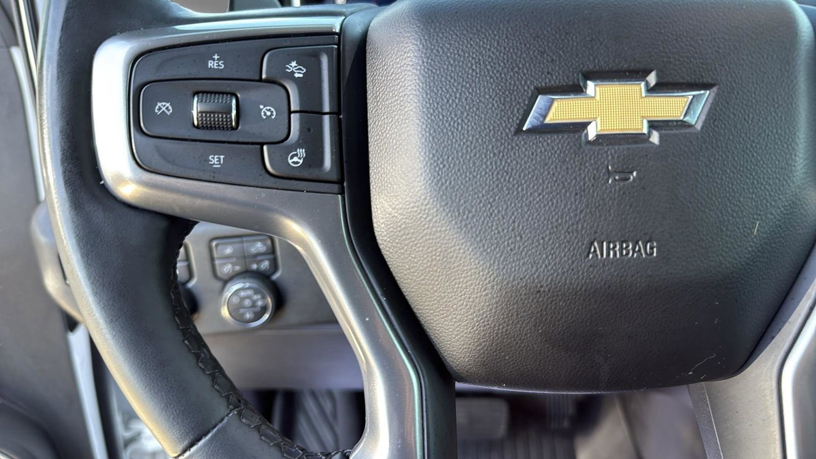 Used 2025 Chevrolet Silverado 1500 LTZ image 17