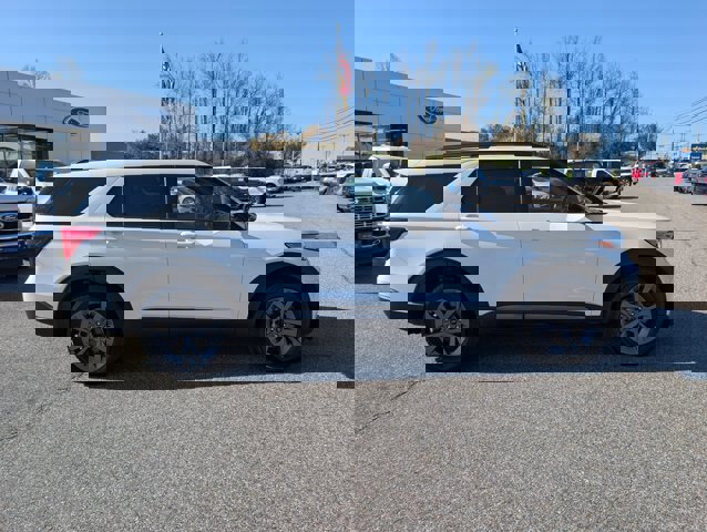 Certified 2023 Ford Explorer XLT w/ Equipment Group 202A image 6