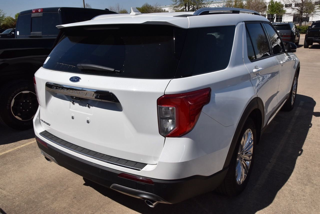 Certified 2023 Ford Explorer Limited w/ Limited Technology Package image 5