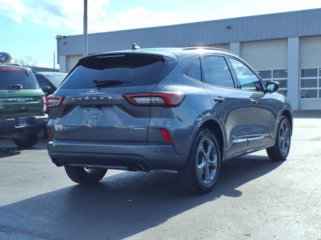 Certified 2023 Ford Escape ST-Line w/ Tech Pack #1 AWD/4WD image 4