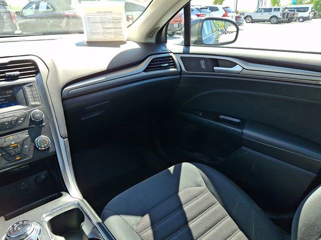 Certified 2017 Ford Fusion SE FWD image 16