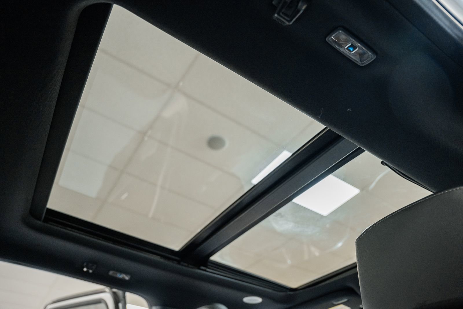 Certified 2023 Ford F150 Lariat w/ Equipment Group 502A High image 43