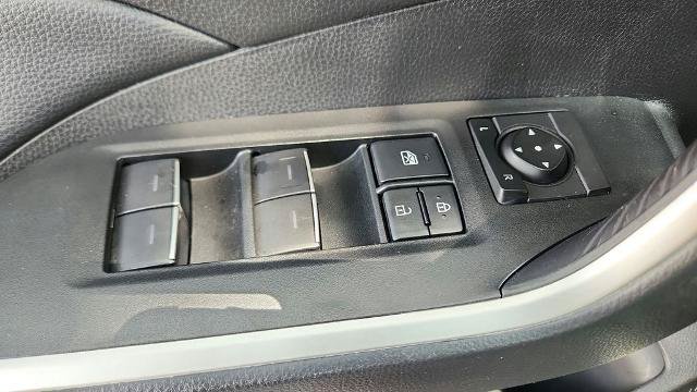Used 2025 Toyota RAV4 XLE FWD image 21