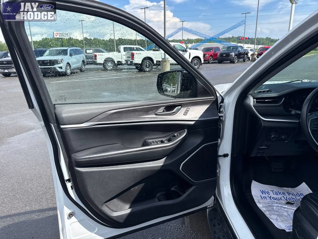 Used 2022 Jeep Grand Cherokee L Limited AWD/4WD image 22