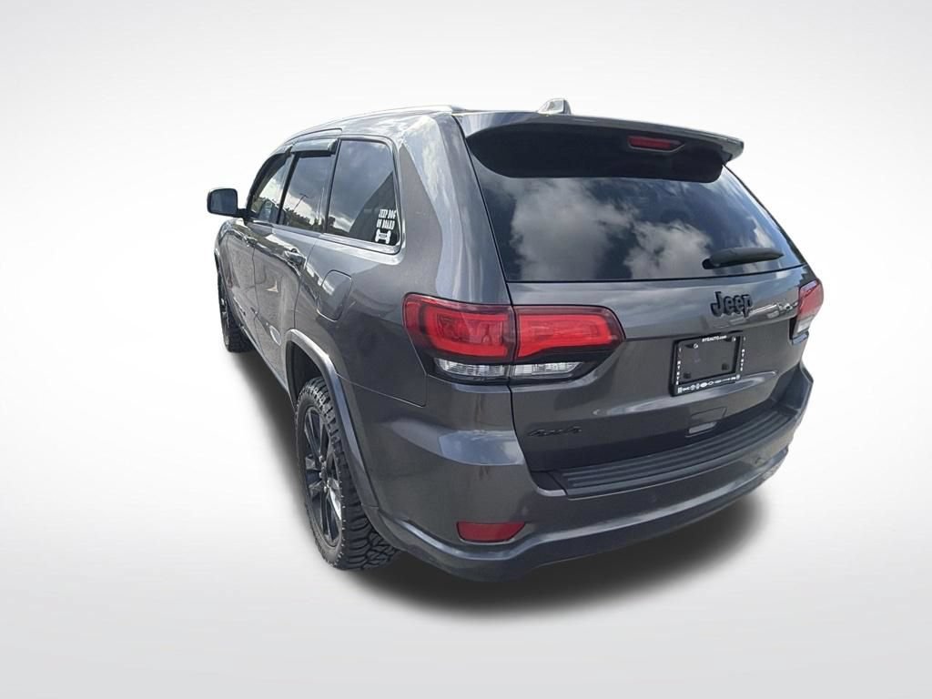 Used 2019 Jeep Grand Cherokee Altitude AWD/4WD image 3