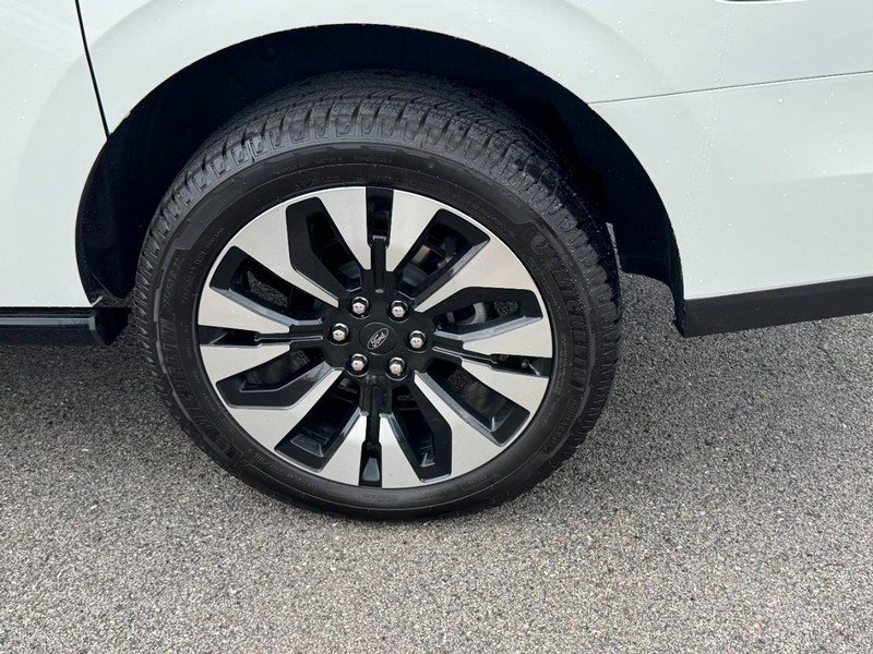 Certified 2025 Ford Expedition Max Platinum w/ Platinum Ultimate Package AWD/4WD image 7