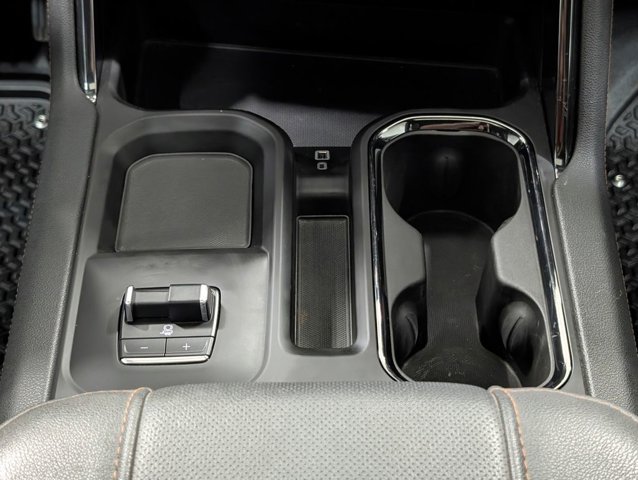 Used 2024 GMC Sierra 2500 AT4 w/ AT4 Premium Plus Package AWD/4WD image 6