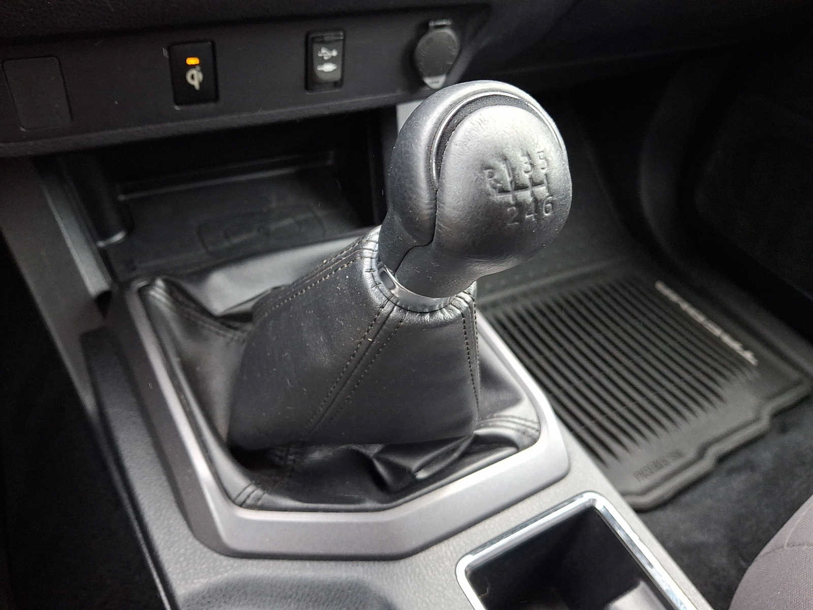 Used 2018 Toyota Tacoma TRD Sport AWD/4WD image 13