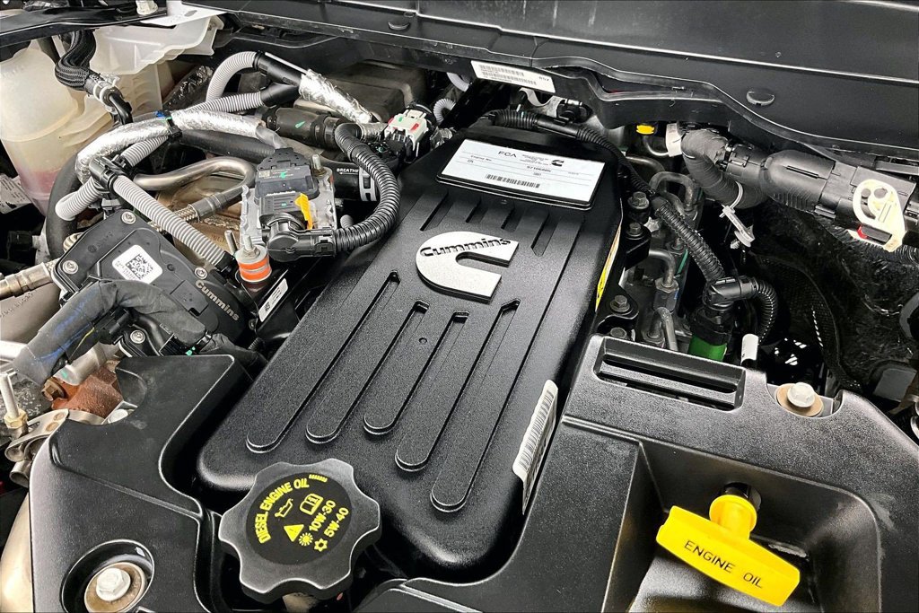 Used 2025 RAM 2500 Laramie AWD/4WD image 34