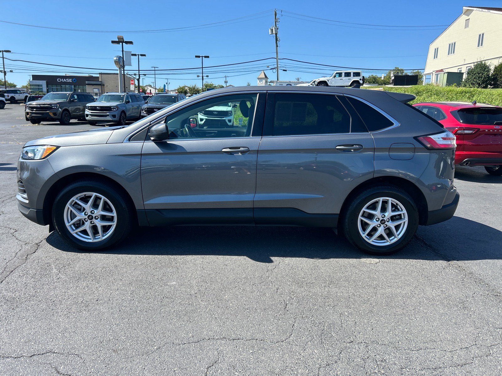 Certified 2024 Ford Edge SEL AWD/4WD image 4