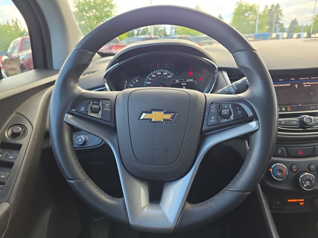 Used 2020 Chevrolet Trax LT w/ LT Convenience Package AWD/4WD image 21