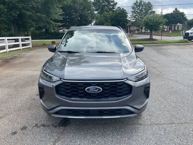 Certified 2024 Ford Escape ST-Line AWD/4WD image 2