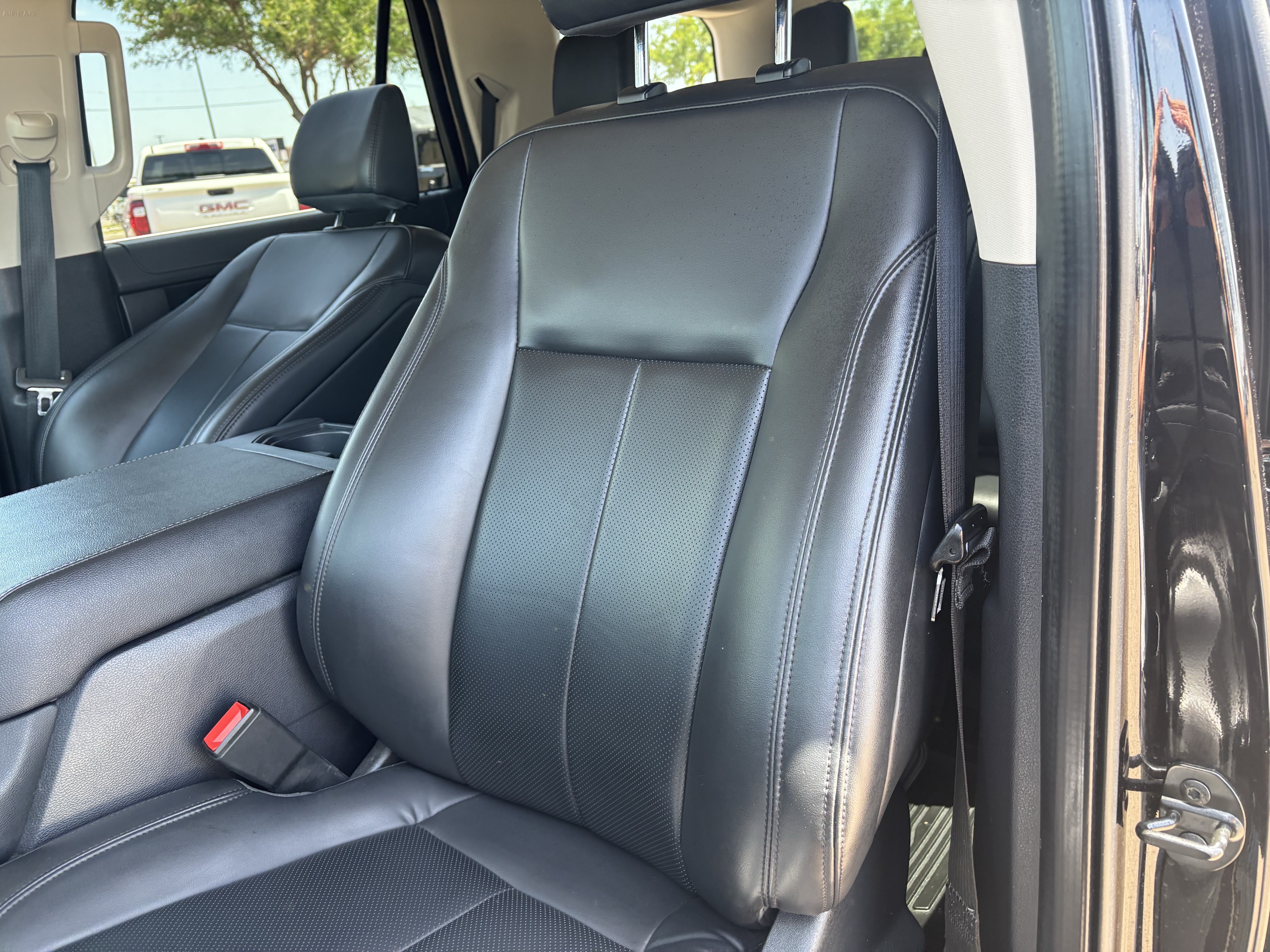 Certified 2023 Ford Expedition XLT RWD image 11