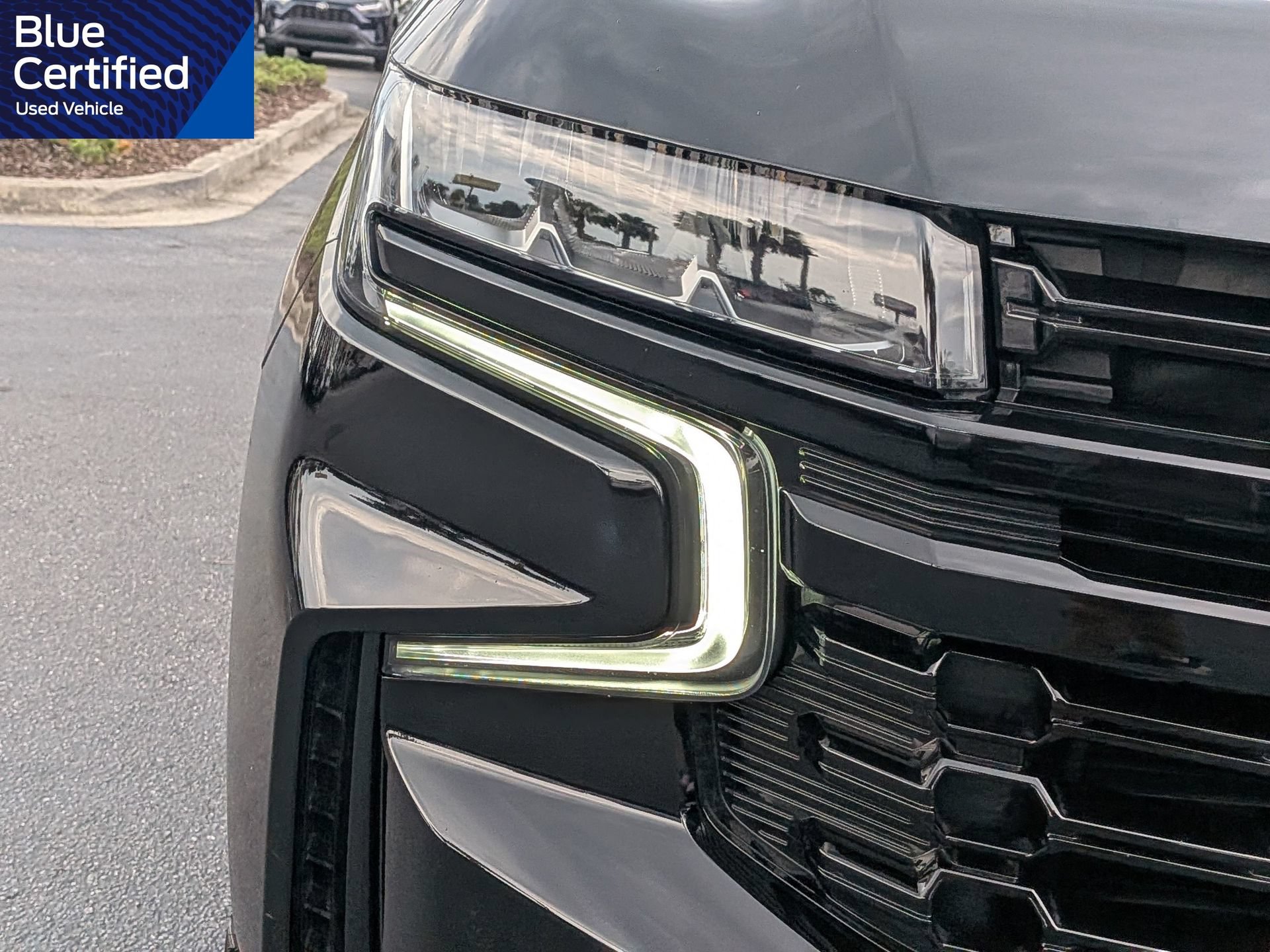 Used 2024 Chevrolet Suburban Z71 w/ Luxury Package AWD/4WD image 11