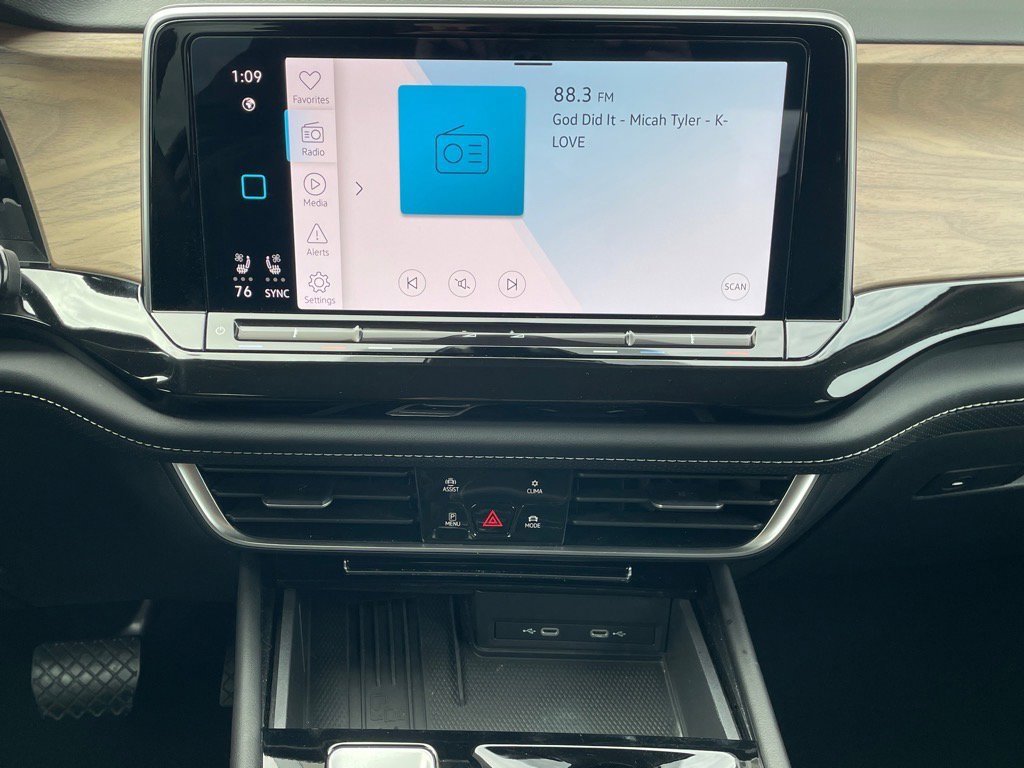 Used 2025 Volkswagen Atlas SE image 22