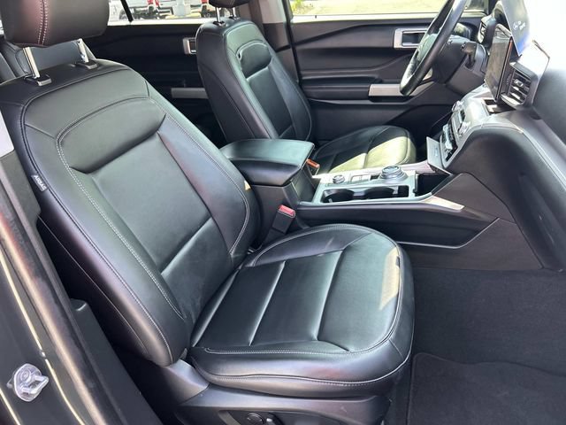 Certified 2024 Ford Explorer XLT w/ Equipment Group 202A AWD/4WD image 31