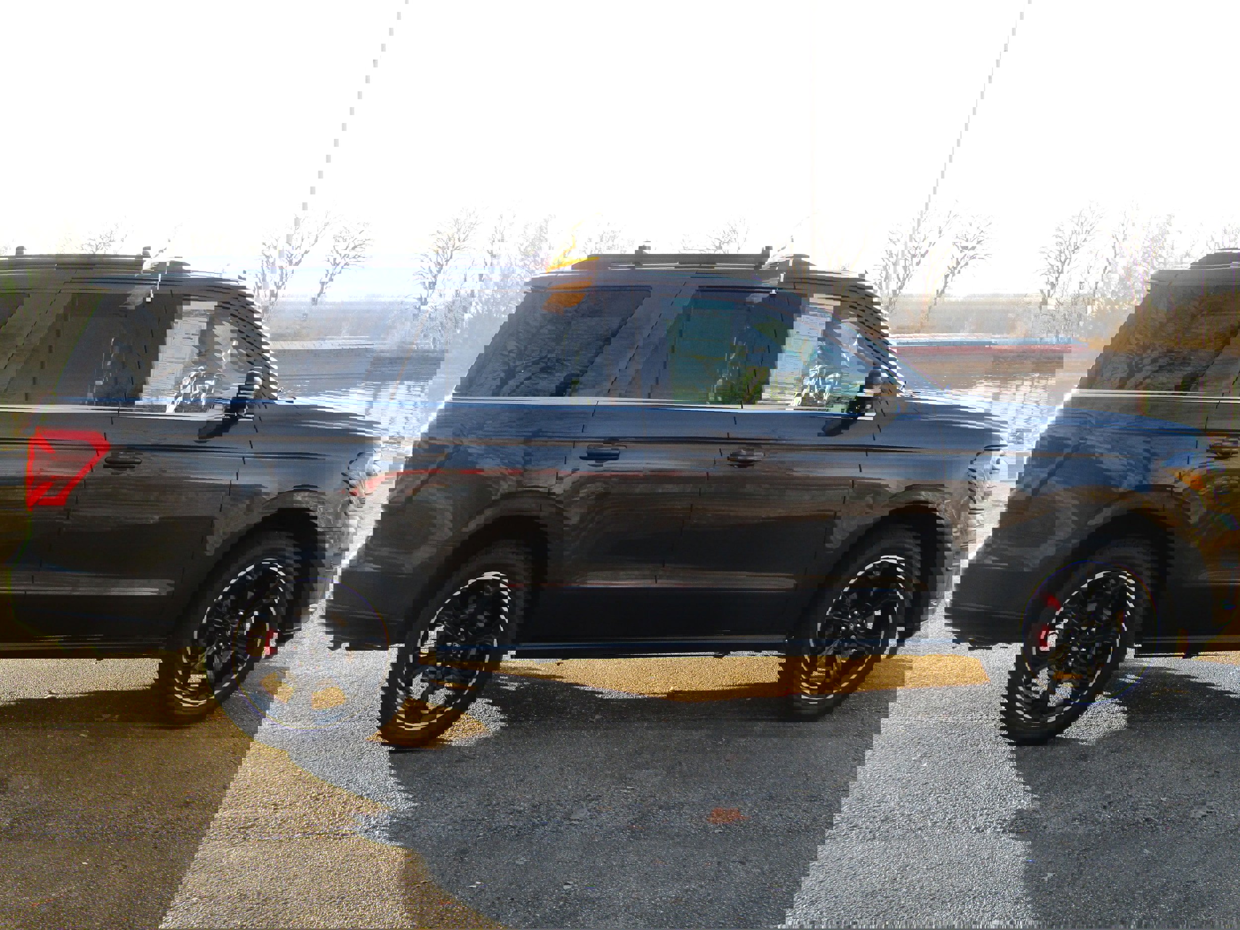 Certified 2023 Ford Expedition Limited image 5