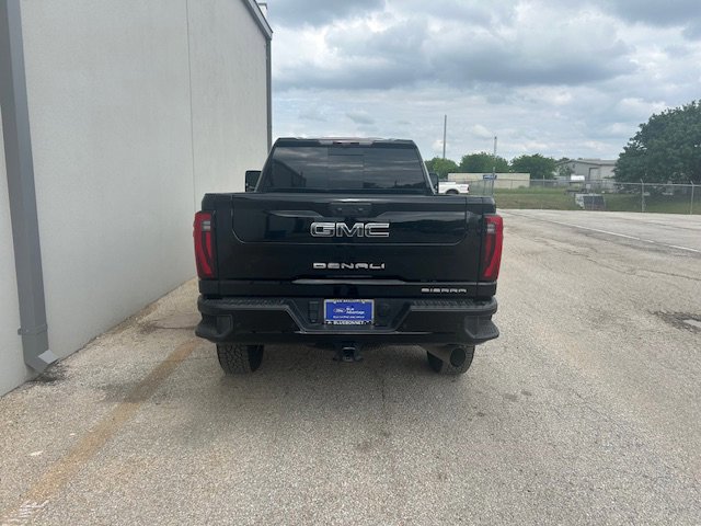 Used 2024 GMC Sierra 2500 Denali Ultimate AWD/4WD image 5