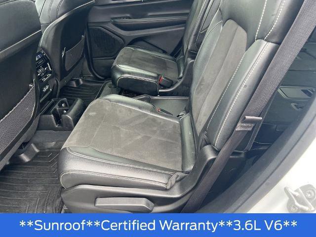 Used 2023 Jeep Grand Cherokee L Laredo image 40