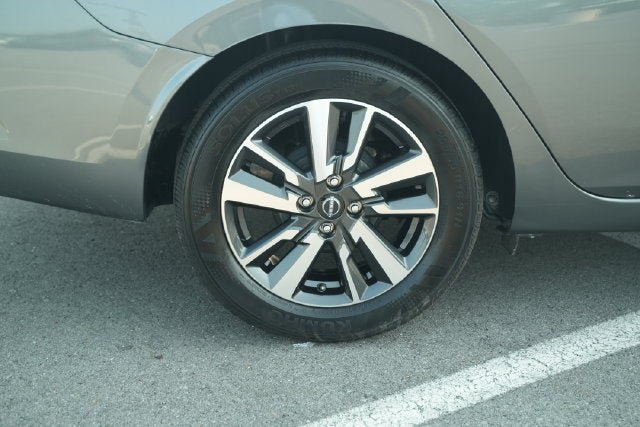 Used 2025 Nissan Versa SV FWD image 41