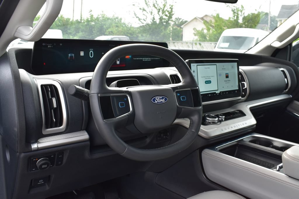 Certified 2025 Ford Expedition Active AWD/4WD image 10